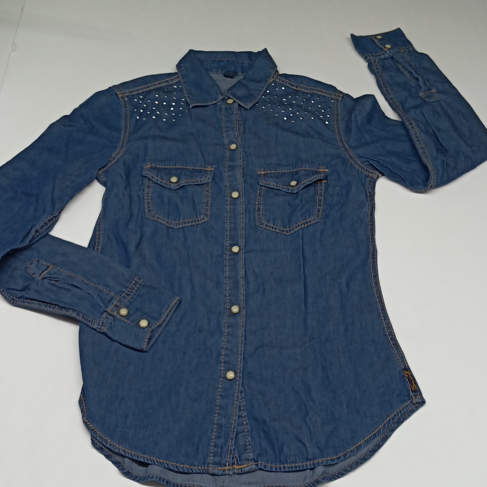 Seven7 XS Blue Jean Long Sleeve Button Front Shirt